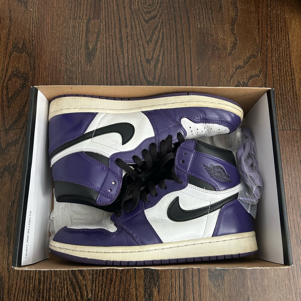 Preloved Air Jordan sneakers in good condition.